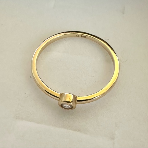 Mejuri Solo Diamond Ring - 14K Yellow Gold
